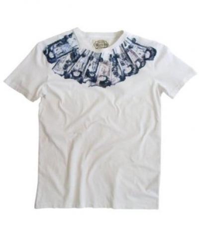 This fashionable cash tee will bring some bling to your wardrobe